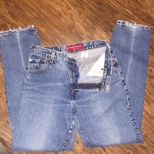 Levis 550